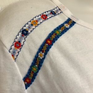 Vintage 70s Cute Floral Embroidery T-shirt